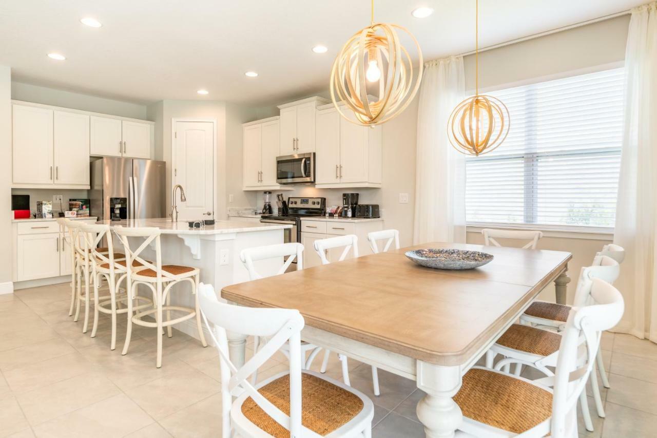 Charming Home By Rentyl Near Disney With Private Pool, Ping Pong Table & Resort Amenities - 7449M 올랜도 외부 사진