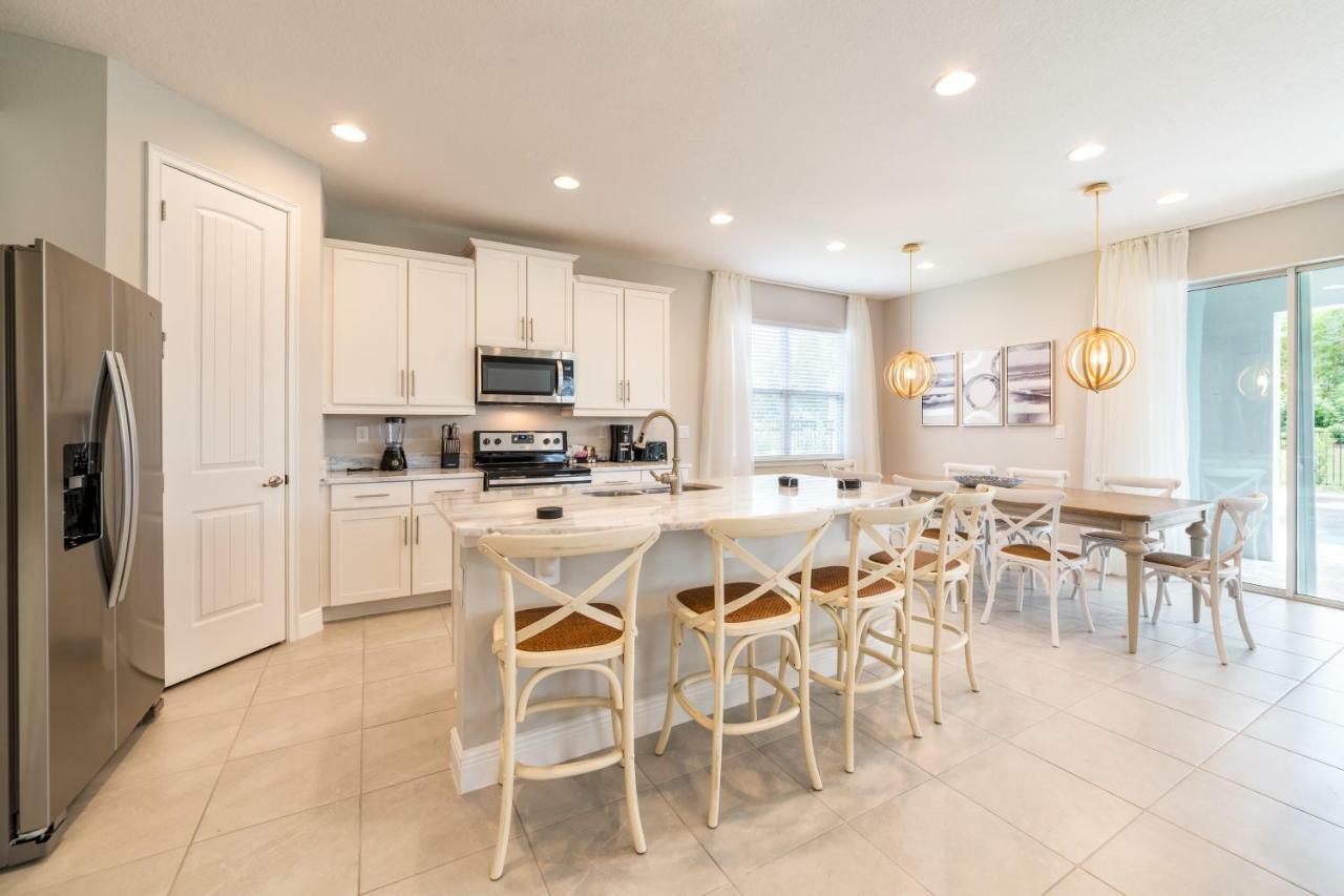 Charming Home By Rentyl Near Disney With Private Pool, Ping Pong Table & Resort Amenities - 7449M 올랜도 외부 사진